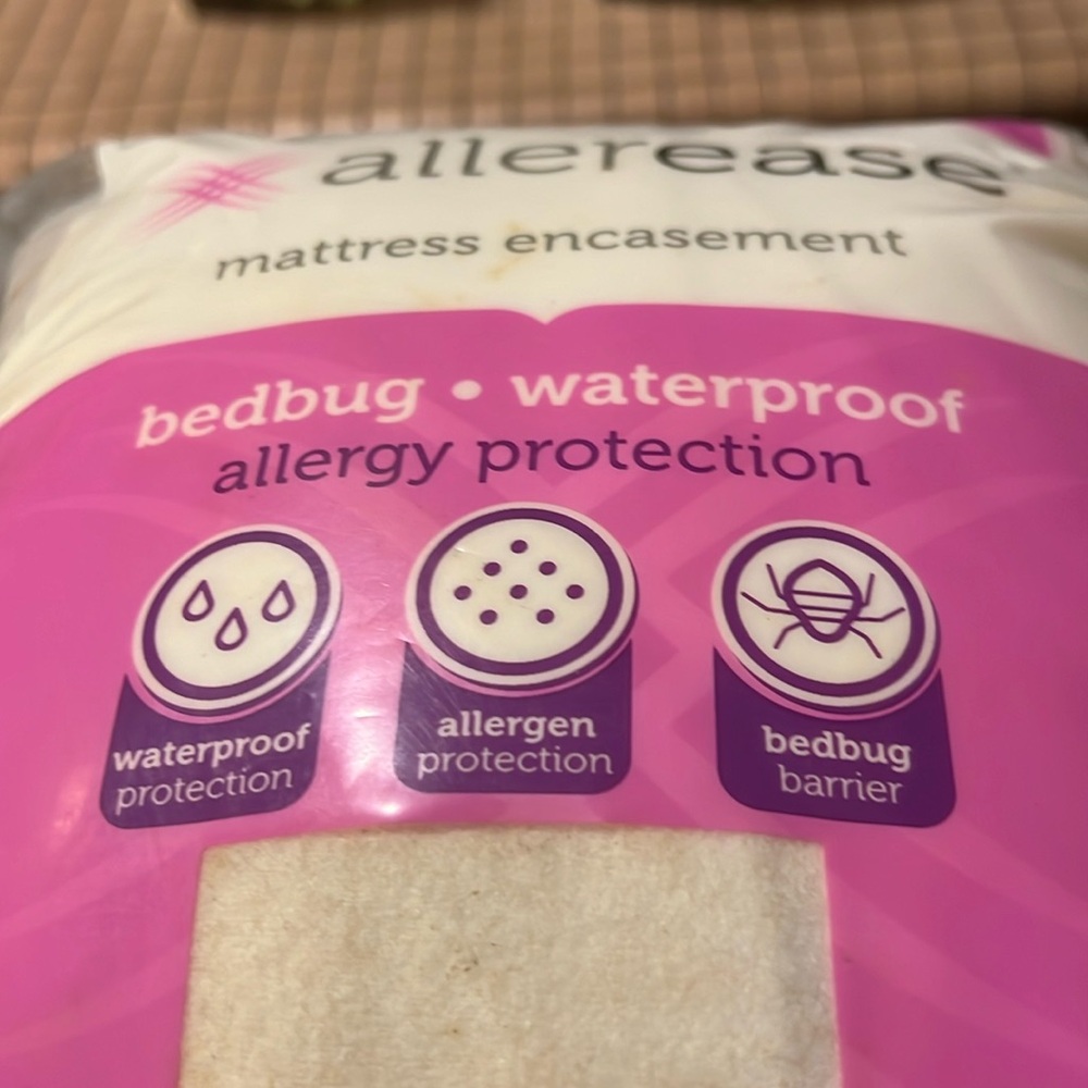 NEW ALLEREASE MATTRESS ENCASEMENT !